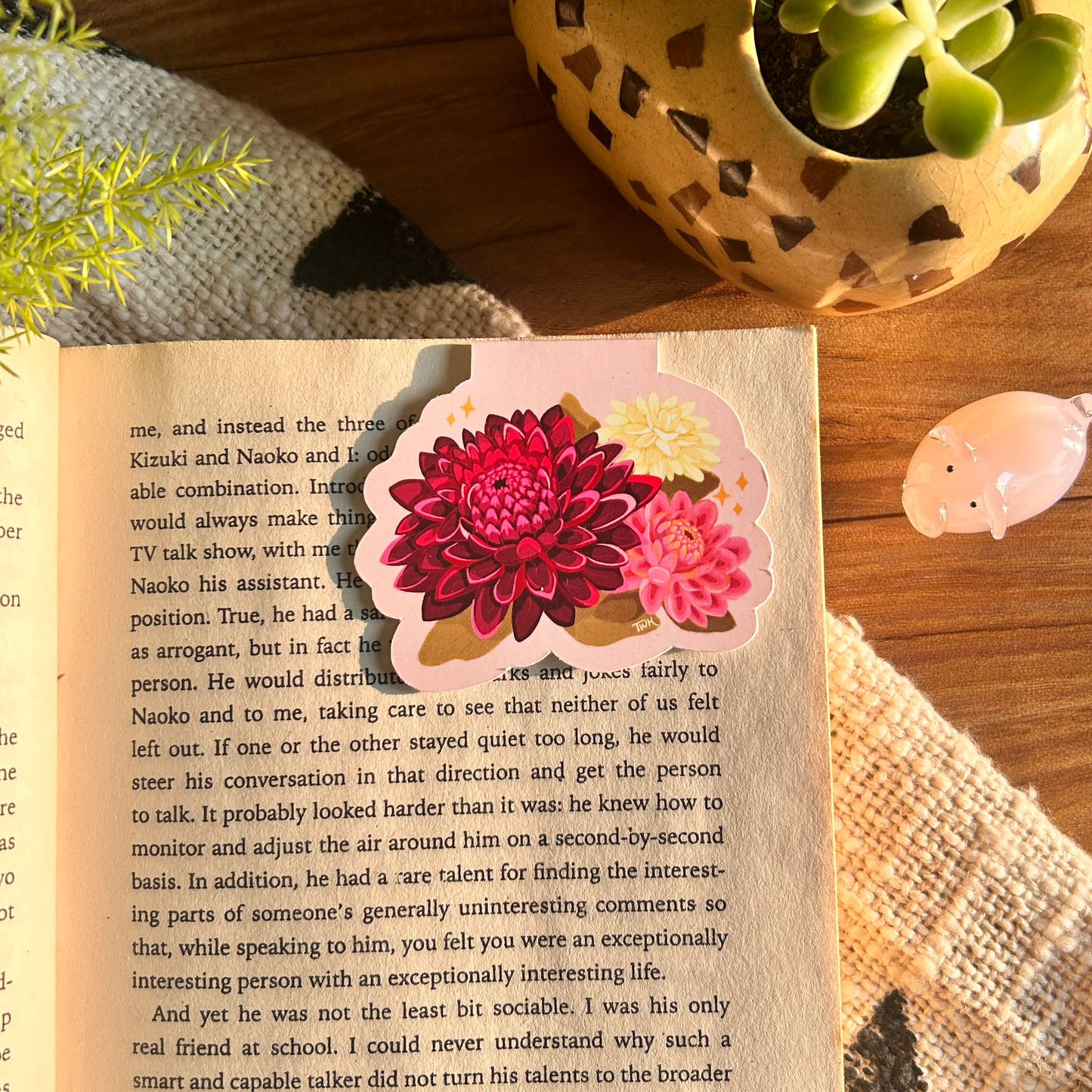 Dahlia Bunch - Floral Magnetic Bookmark